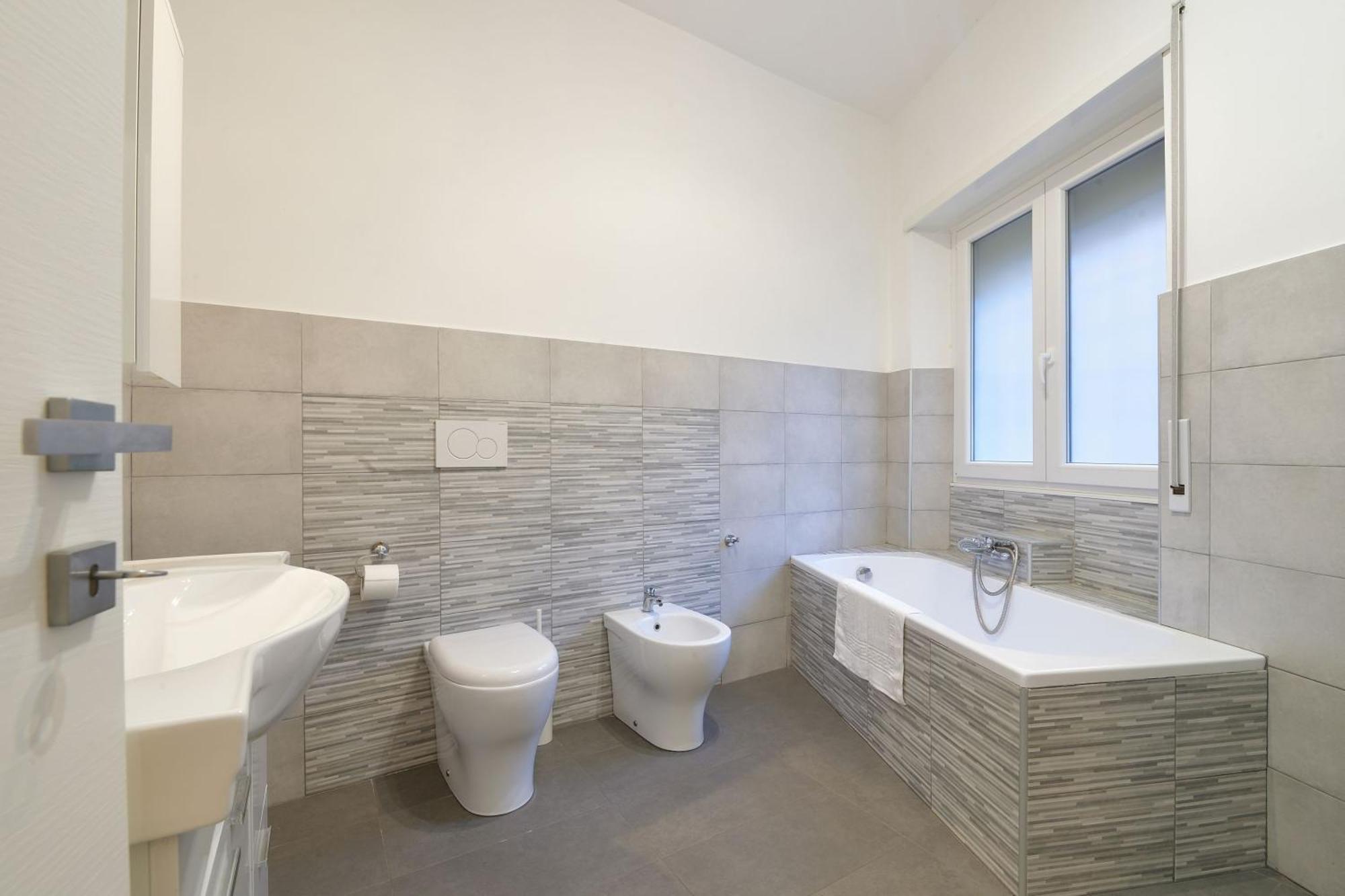 Apartment Modern And Cozy + 2bdr + Ostiense Rom